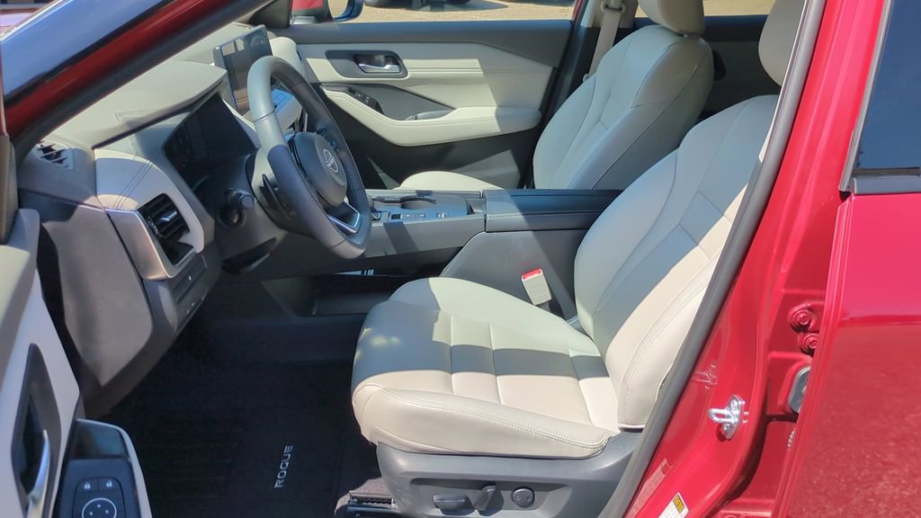 Used 2024 Nissan Rogue SL image 11