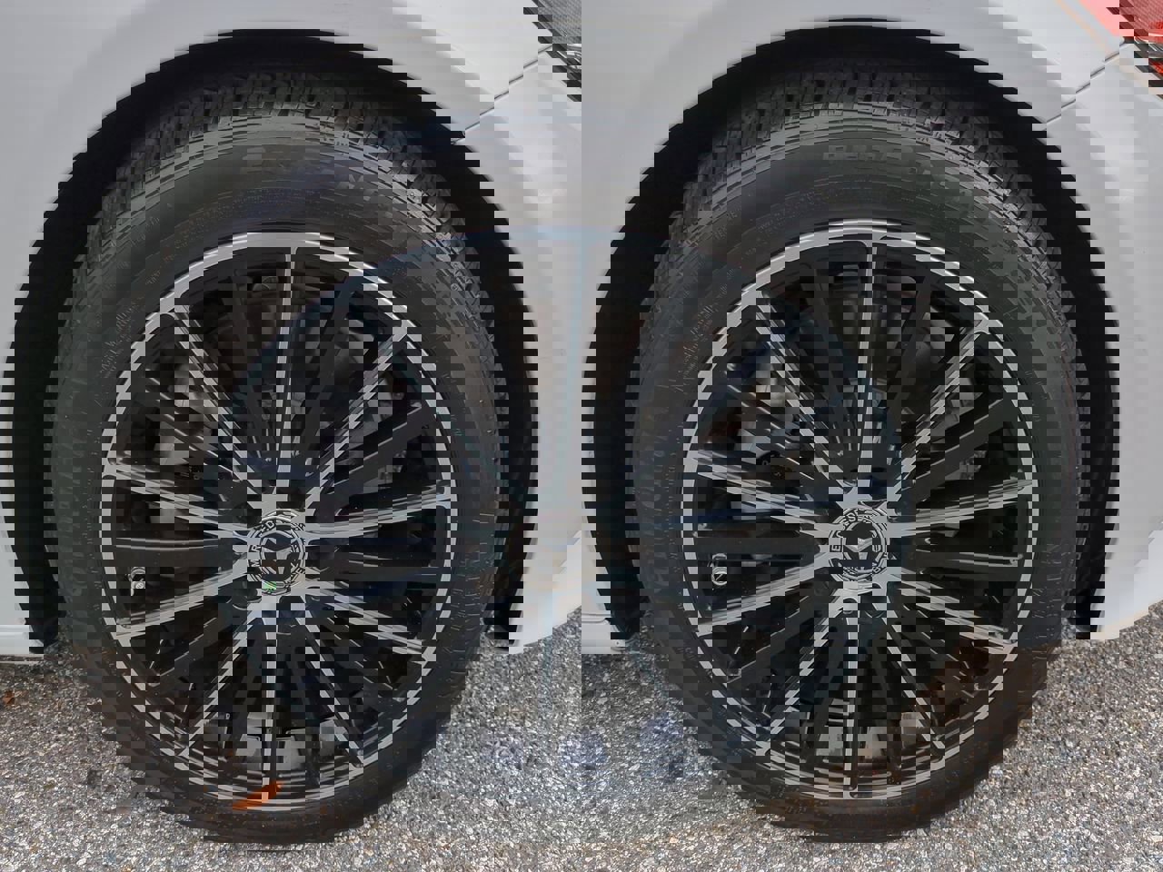 Used 2020 Mercedes-Benz C 300 Sedan image 11