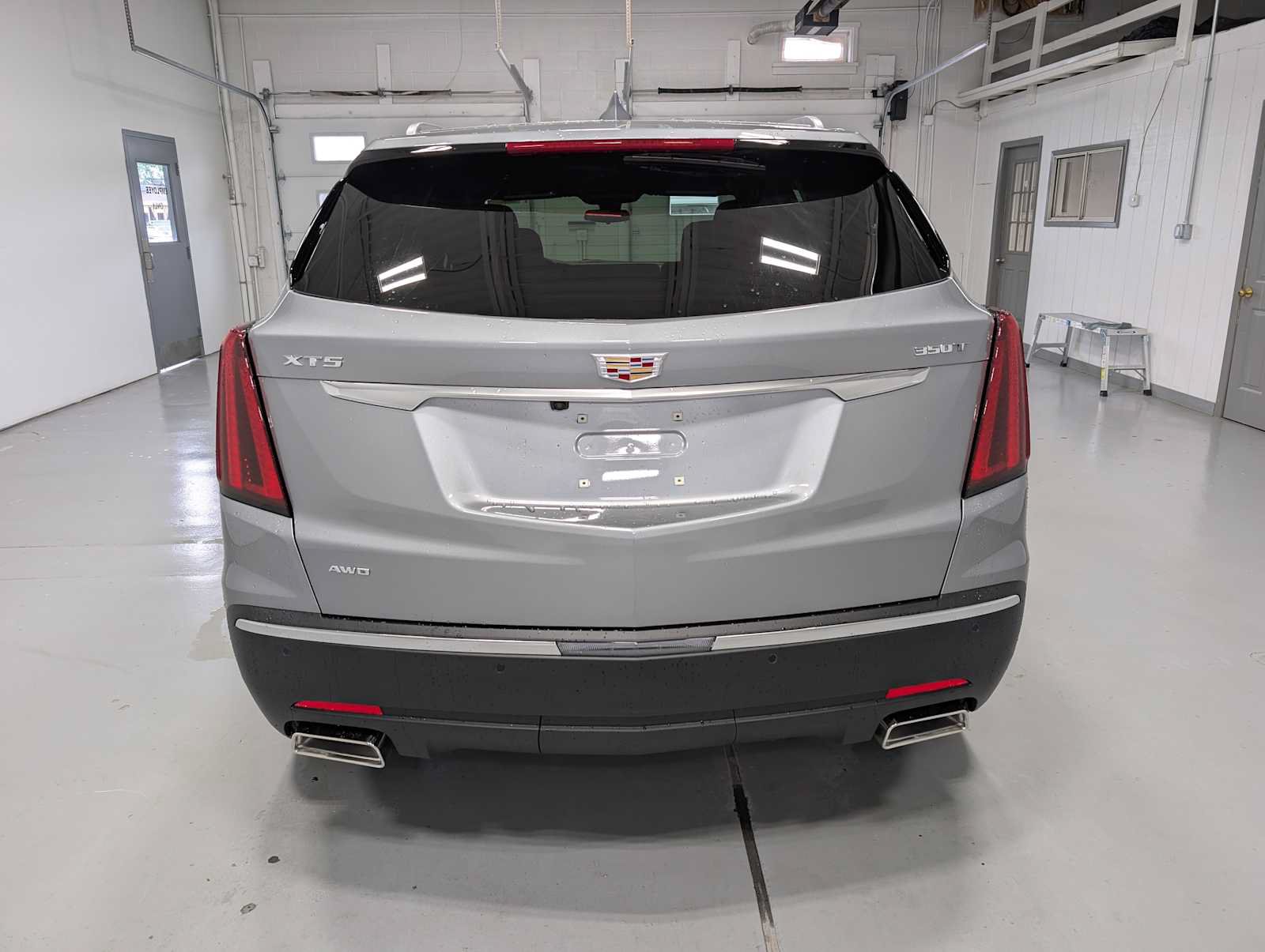 New 2026 Cadillac XT5 Luxury w/ LPO, Floor Liner Package AWD/4WD image 8