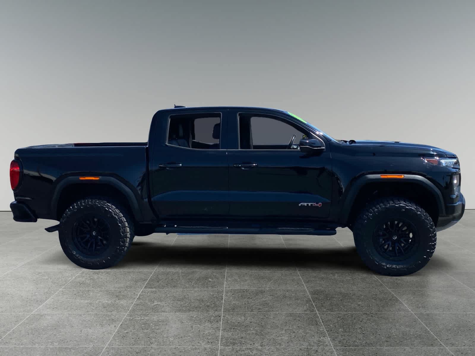 Used 2024 GMC Canyon AT4 AWD/4WD image 6