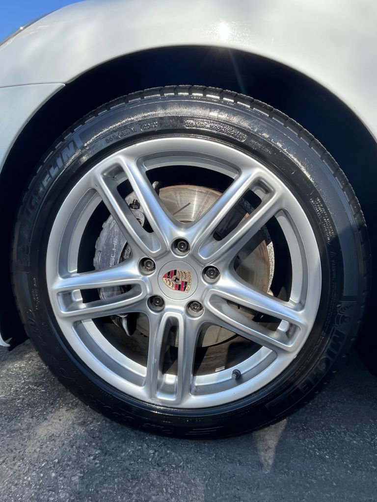 Used 2013 Porsche Panamera 4 Platinum Edition image 3