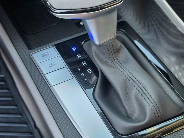 Certified 2025 Hyundai Elantra Sport image 26