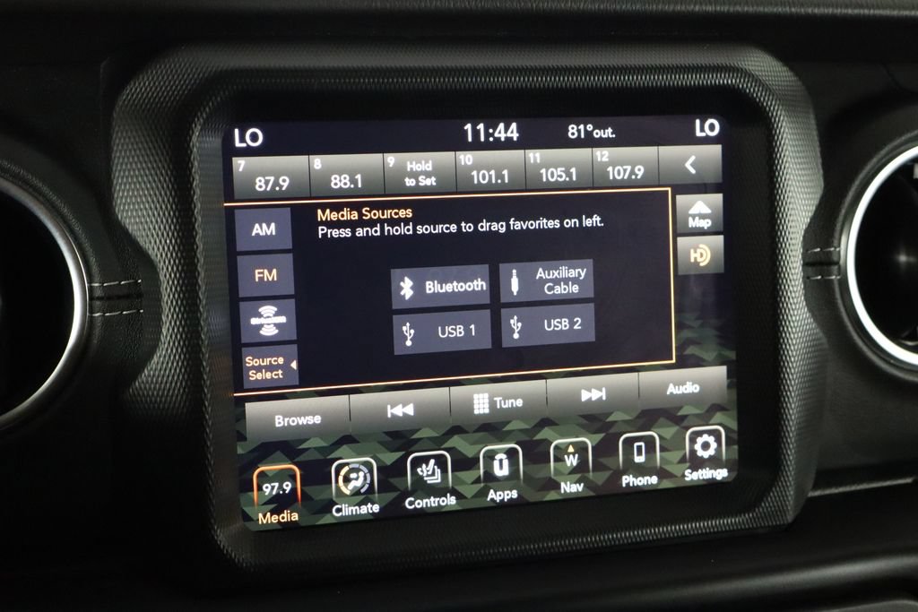 Used 2023 Jeep Wrangler Unlimited Sahara w/ Cold Weather Group AWD/4WD image 29