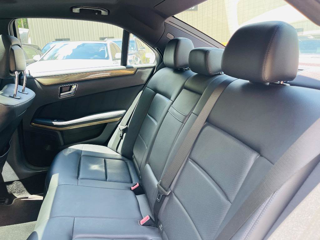 Used 2010 Mercedes-Benz E 350 Sedan image 41