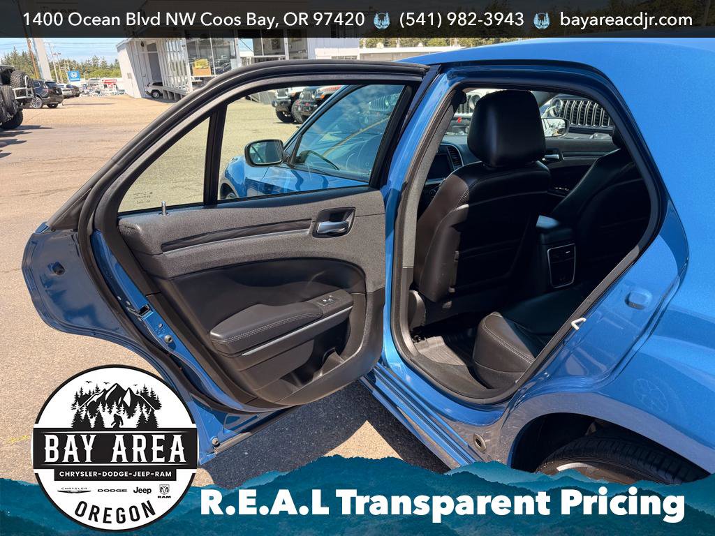 Used 2022 Chrysler 300 Touring L RWD image 19