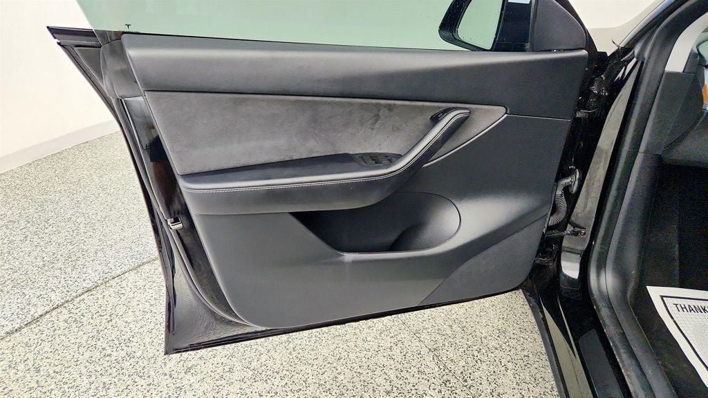 Used 2022 Tesla Model Y Long Range AWD/4WD image 11