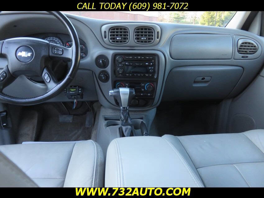 Used 2008 Chevrolet TrailBlazer LT w/ Sun And 6-Disc Cd Package AWD/4WD image 17