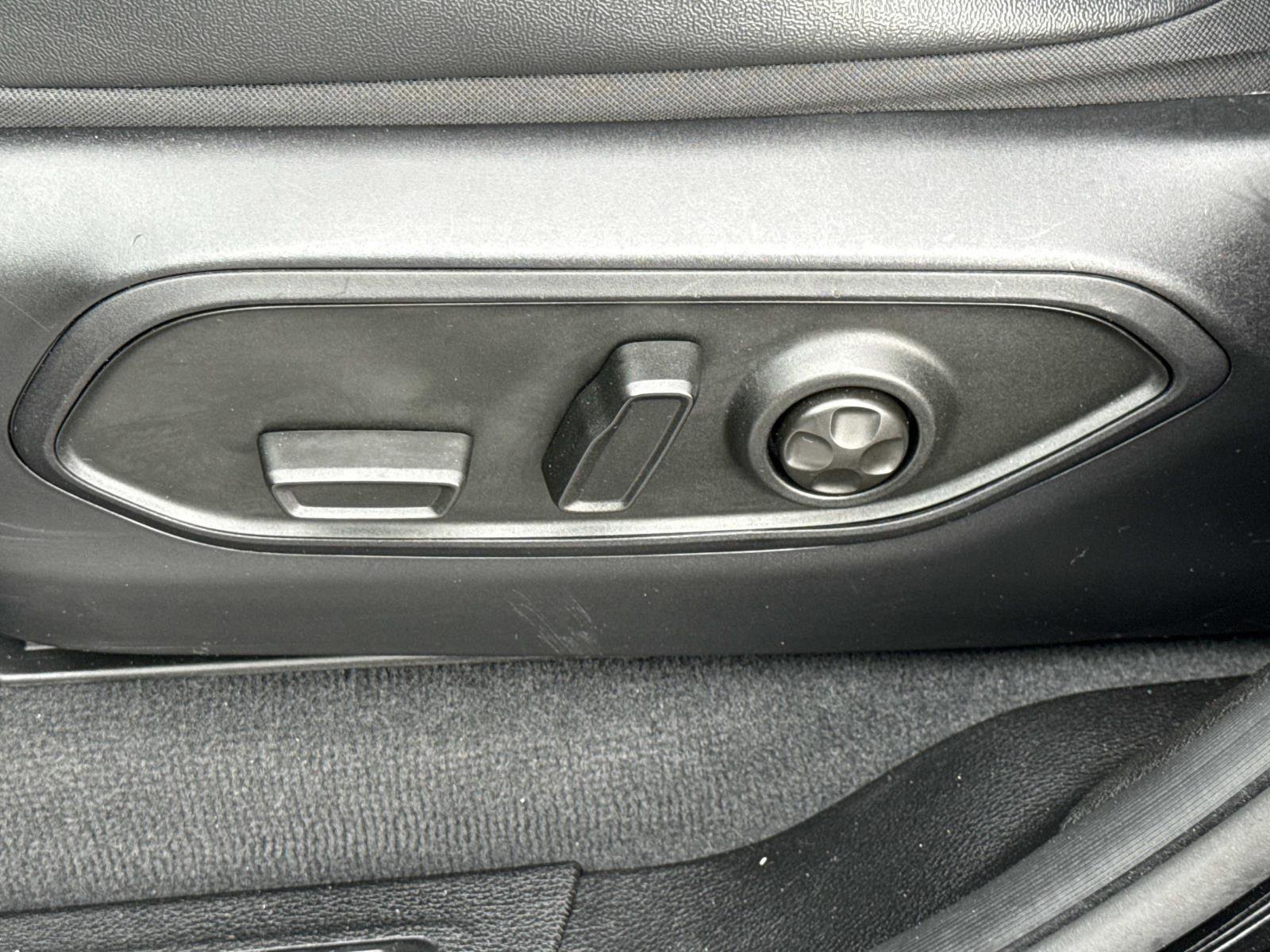 Used 2024 Jeep Grand Cherokee L Laredo image 15