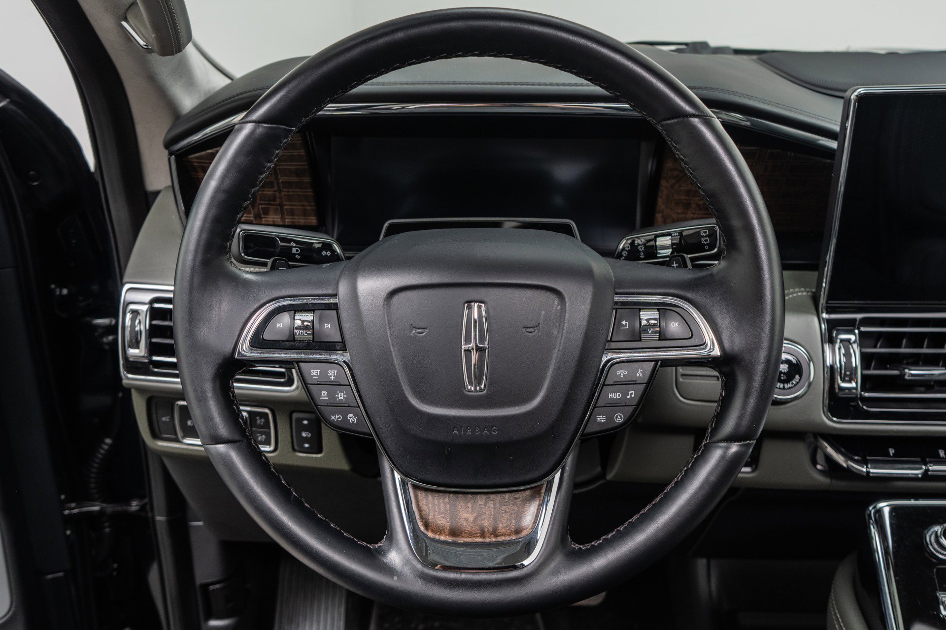 Used 2022 Lincoln Navigator Black Label image 15