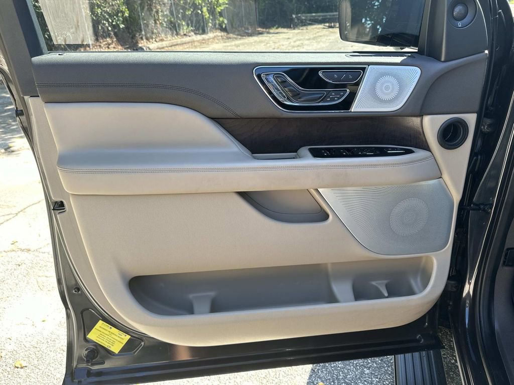 Certified 2024 Lincoln Navigator Reserve image 10