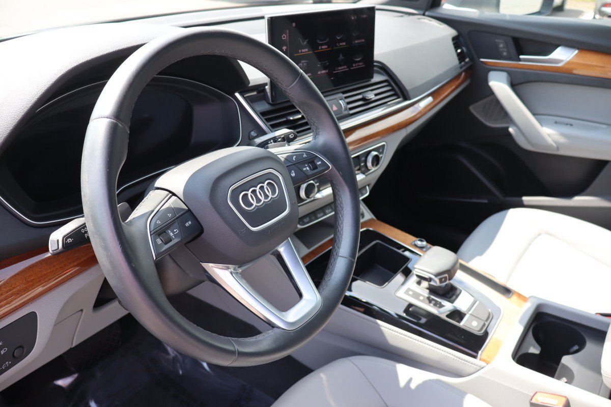 Used 2023 Audi Q5 2.0T Premium Plus w/ Premium Plus Package AWD/4WD image 12