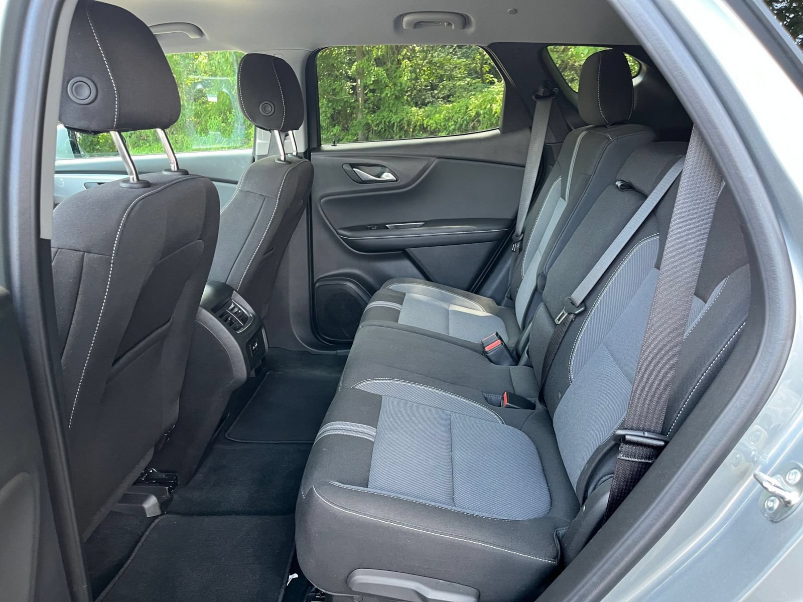 Used 2026 Chevrolet Blazer LT FWD image 27