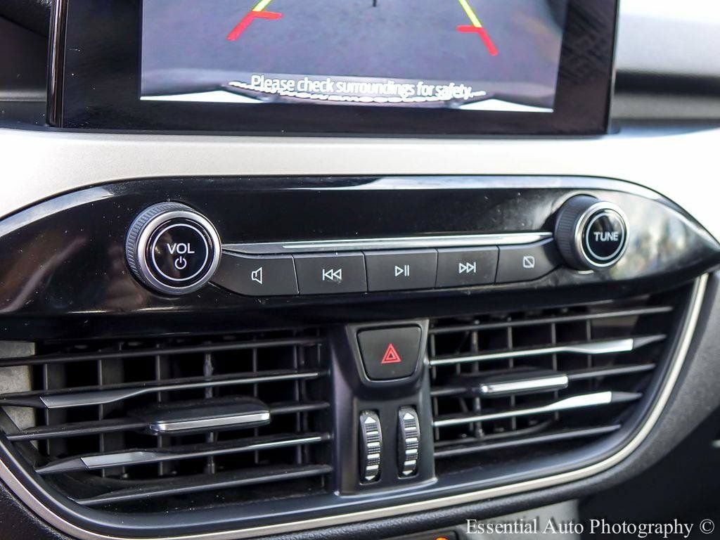 Used 2022 Ford Escape SEL FWD image 16