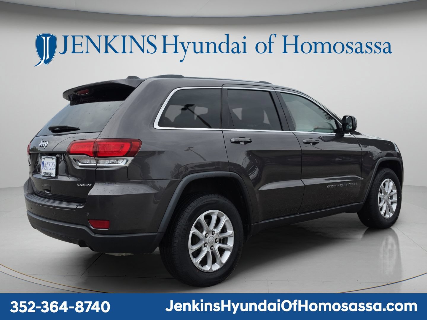 Used 2021 Jeep Grand Cherokee Laredo RWD image 5