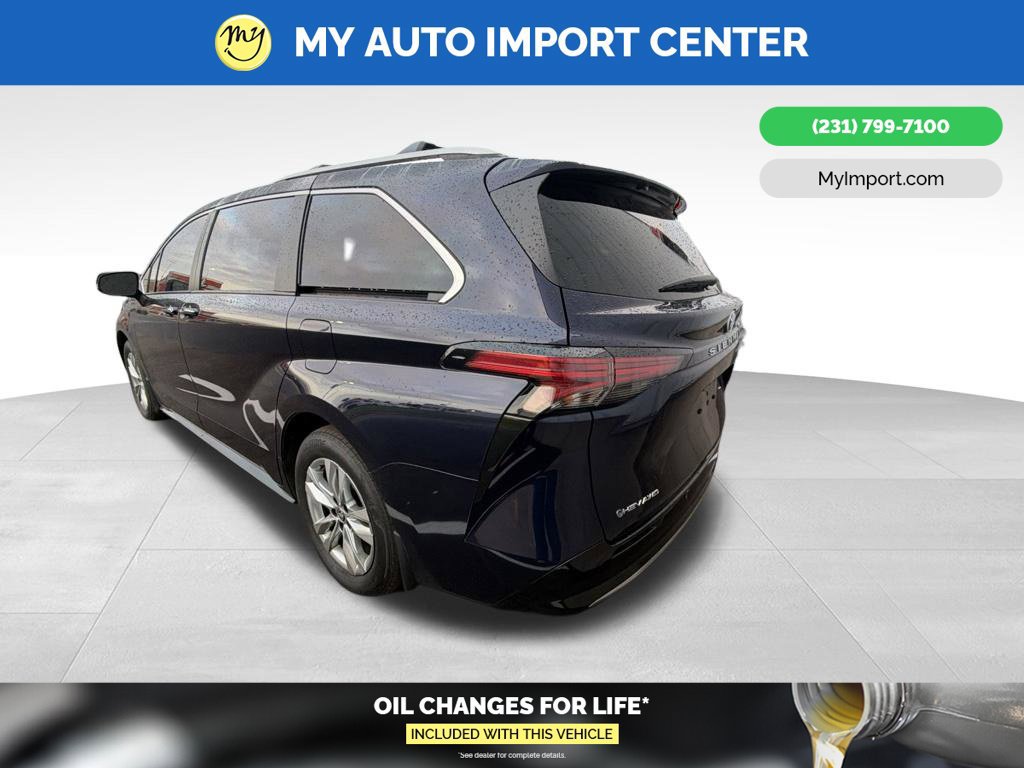 Used 2025 Toyota Sienna Limited AWD/4WD image 5