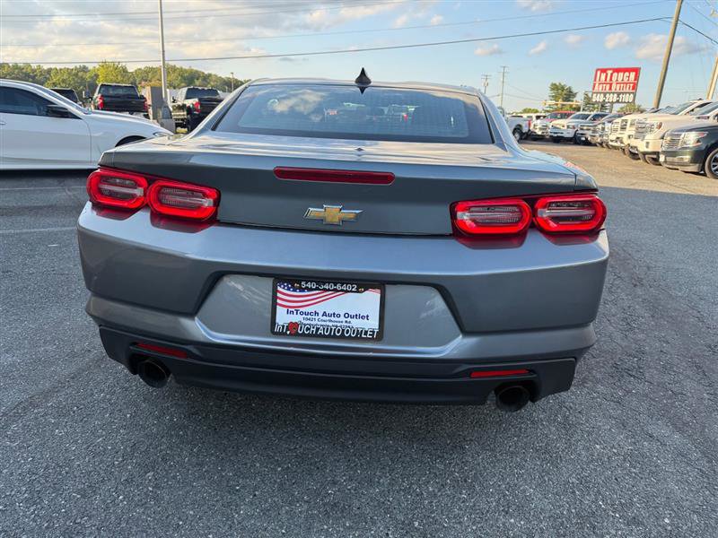 Used 2021 Chevrolet Camaro LT RWD image 4