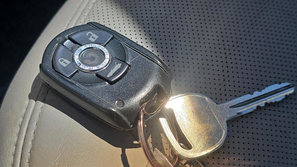 Used 2005 Cadillac XLR RWD image 22