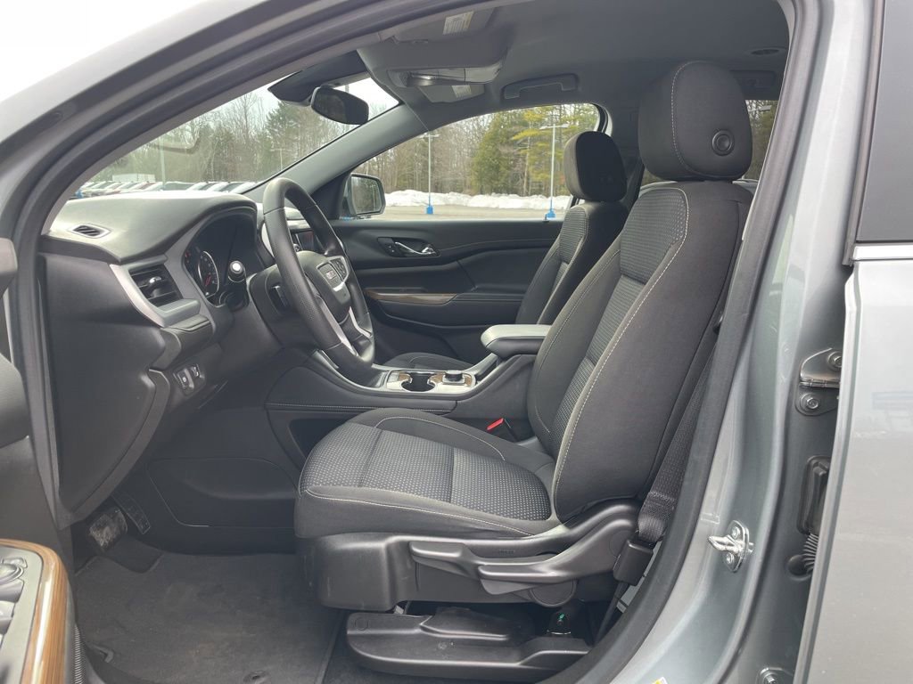 Used 2023 GMC Acadia SLE image 30
