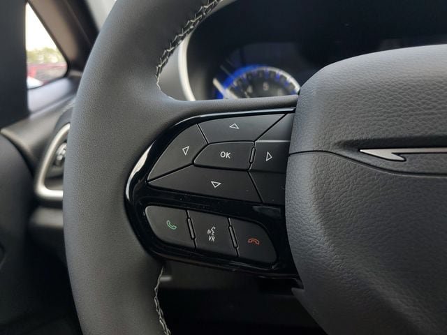 New 2027 Chrysler Pacifica Limited AWD/4WD image 24