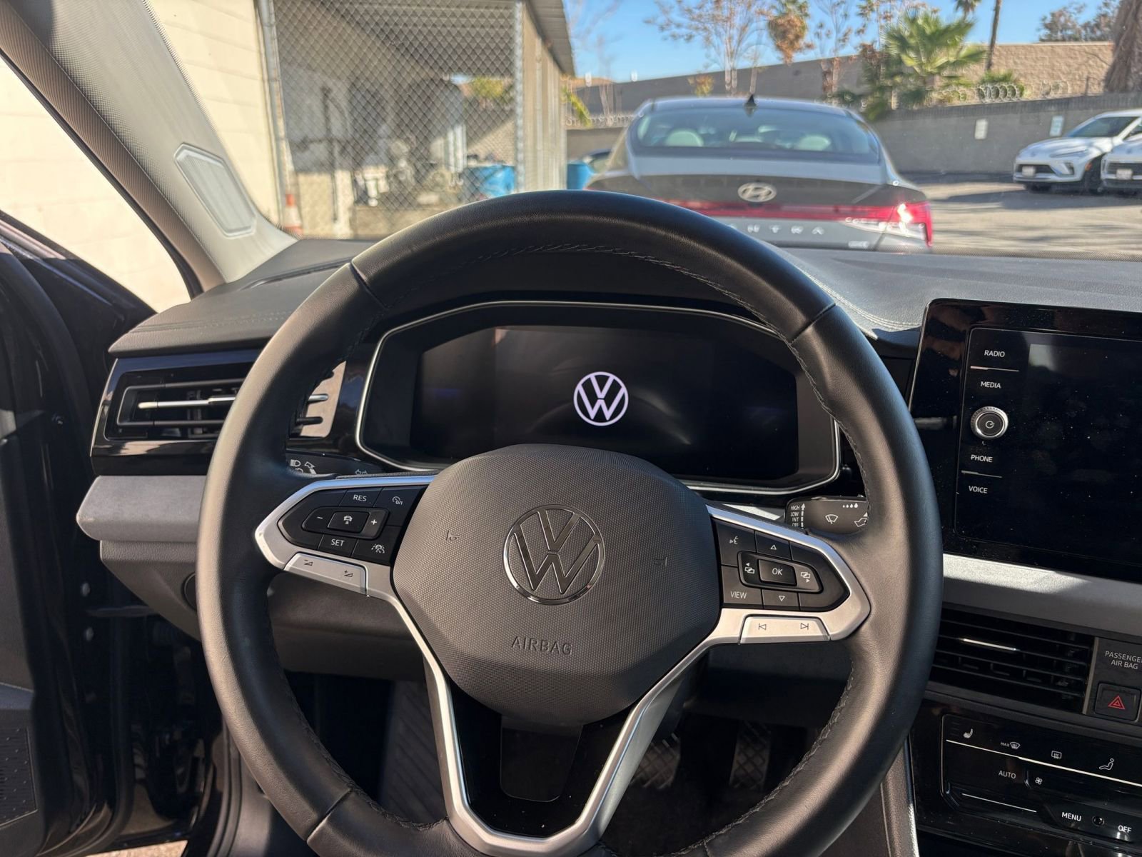 Used 2025 Volkswagen Jetta SE image 34