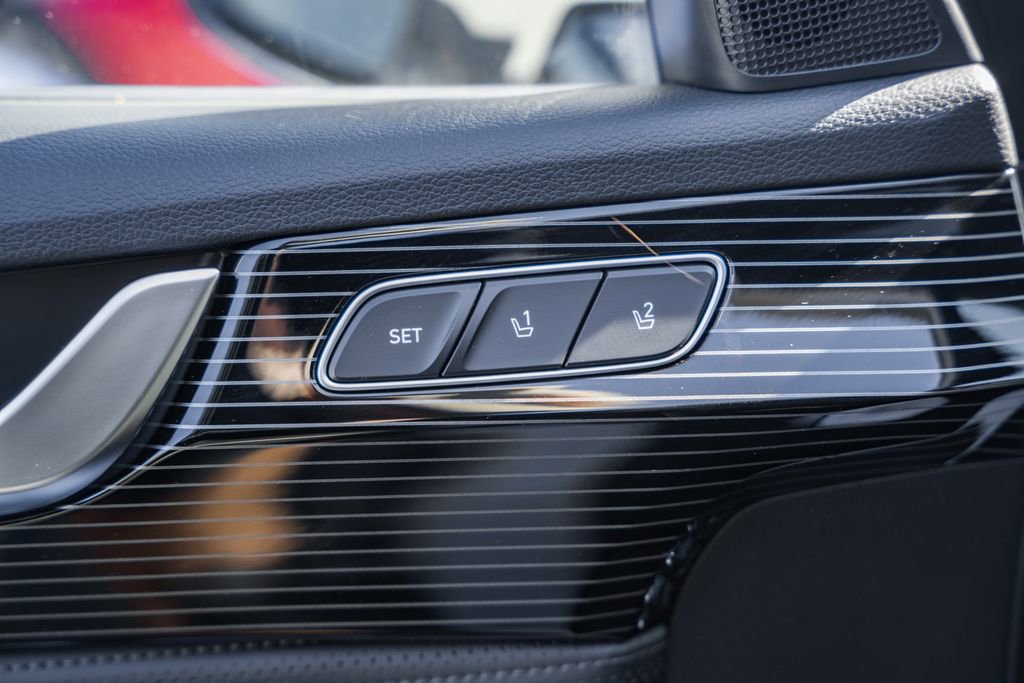 Used 2025 Hyundai Palisade Calligraphy image 37