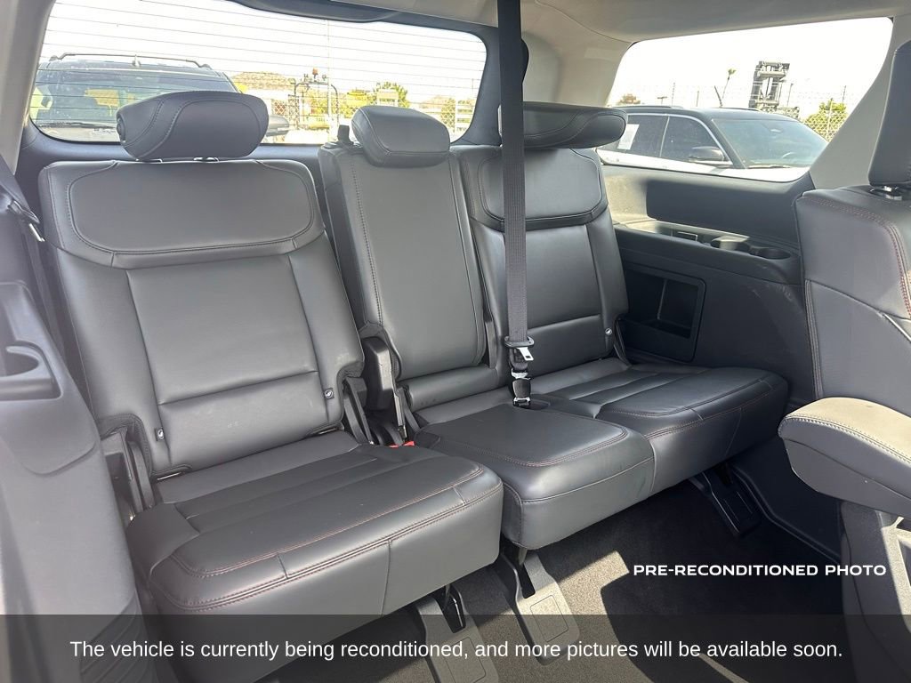 Used 2025 Ford Expedition Active AWD/4WD image 17