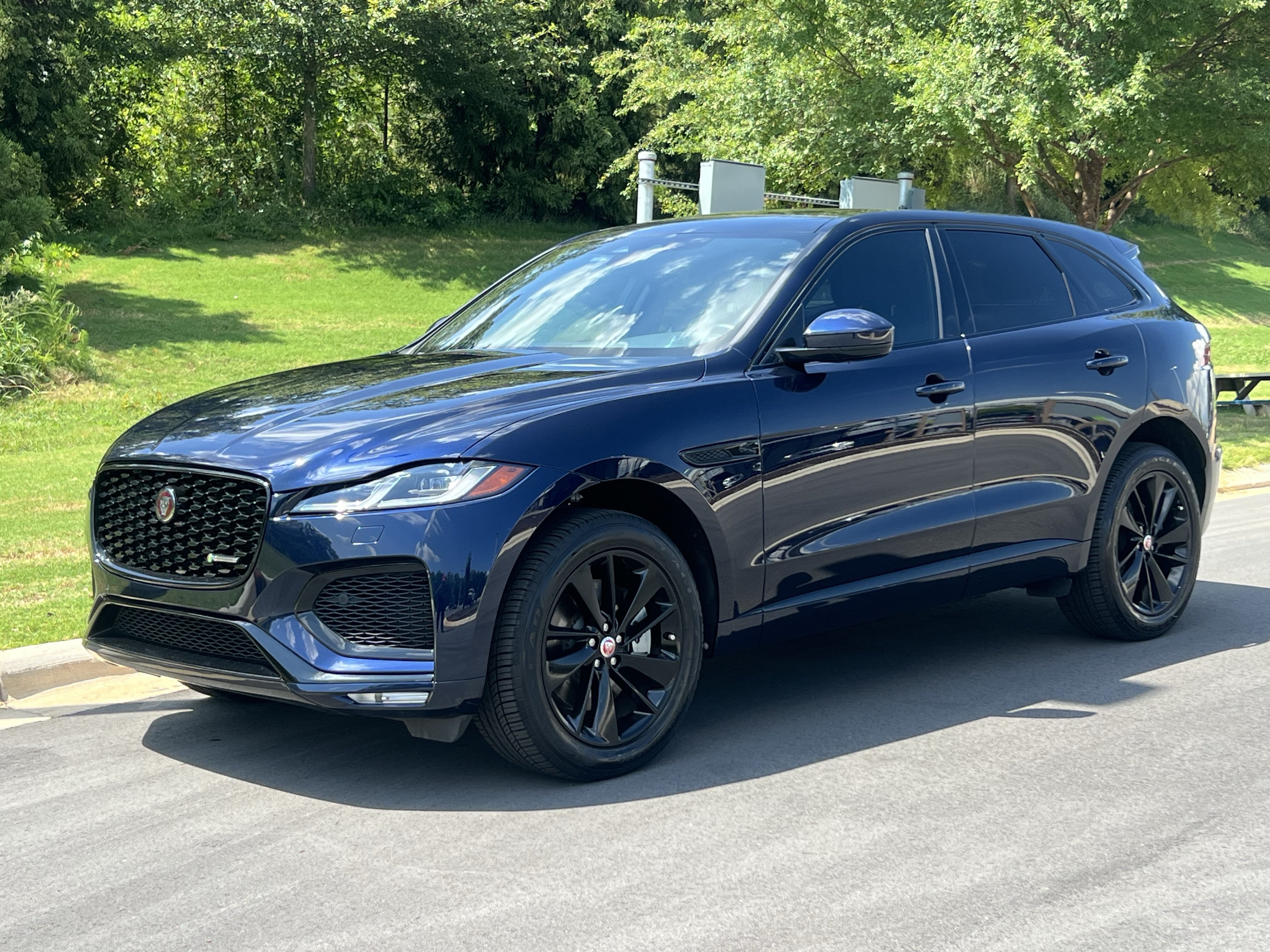 Certified 2023 Jaguar F-PACE R-Dynamic S AWD/4WD image 1