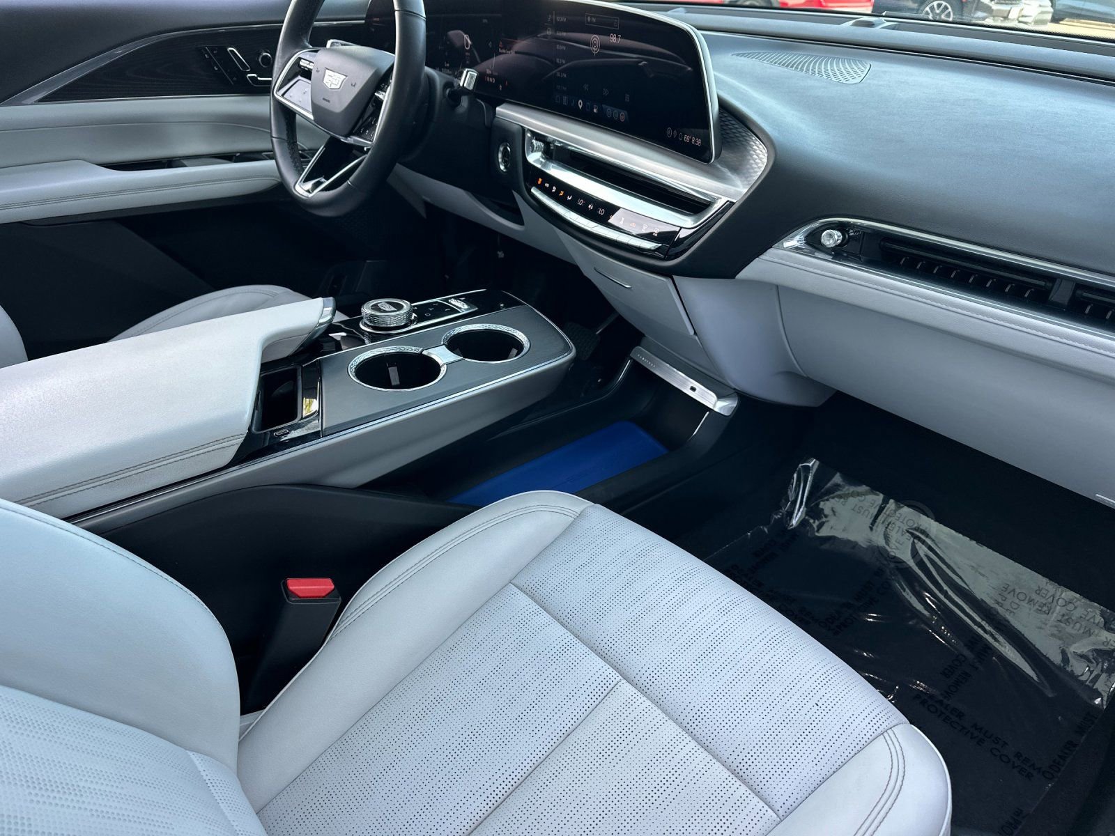Used 2024 Cadillac Lyriq Sport RWD image 15