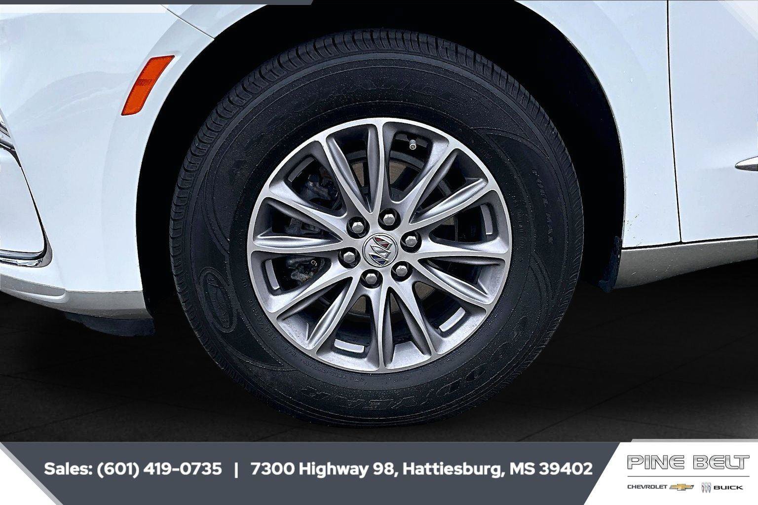 Used 2023 Buick Enclave Essence FWD image 7