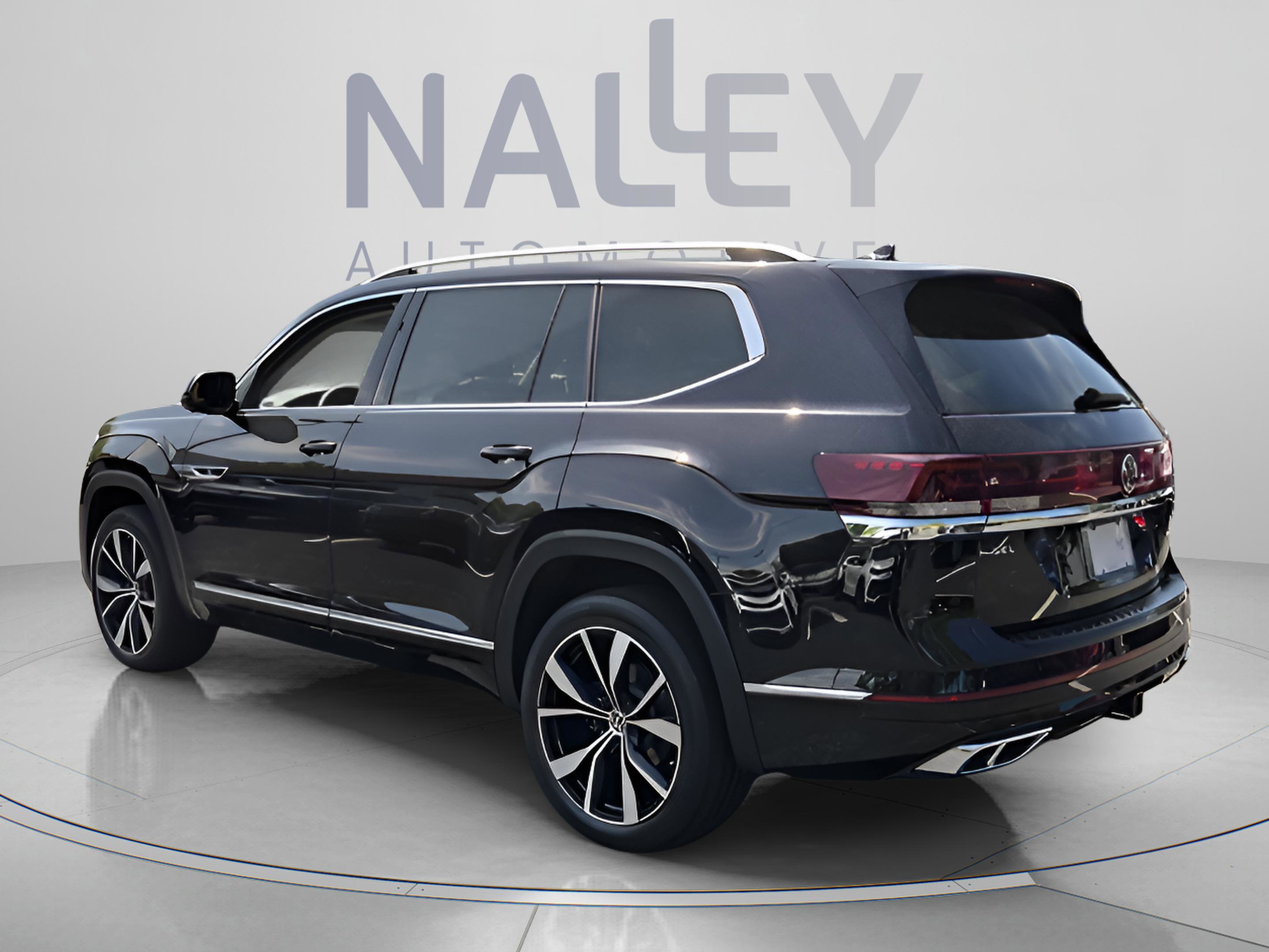 Used 2025 Volkswagen Atlas SEL Premium R-Line AWD/4WD image 3