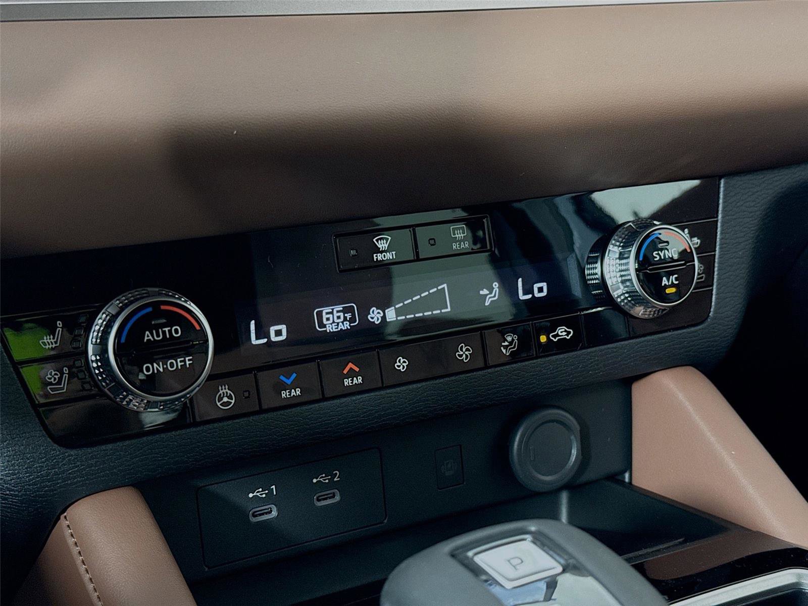 New 2026 Mitsubishi Outlander SEL image 14