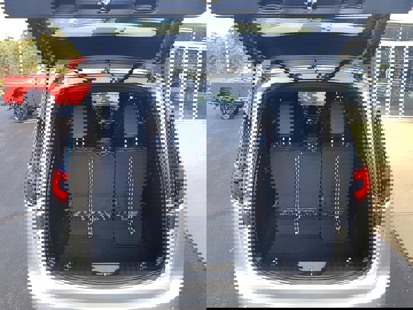 New 2026 Chrysler Pacifica Select image 6