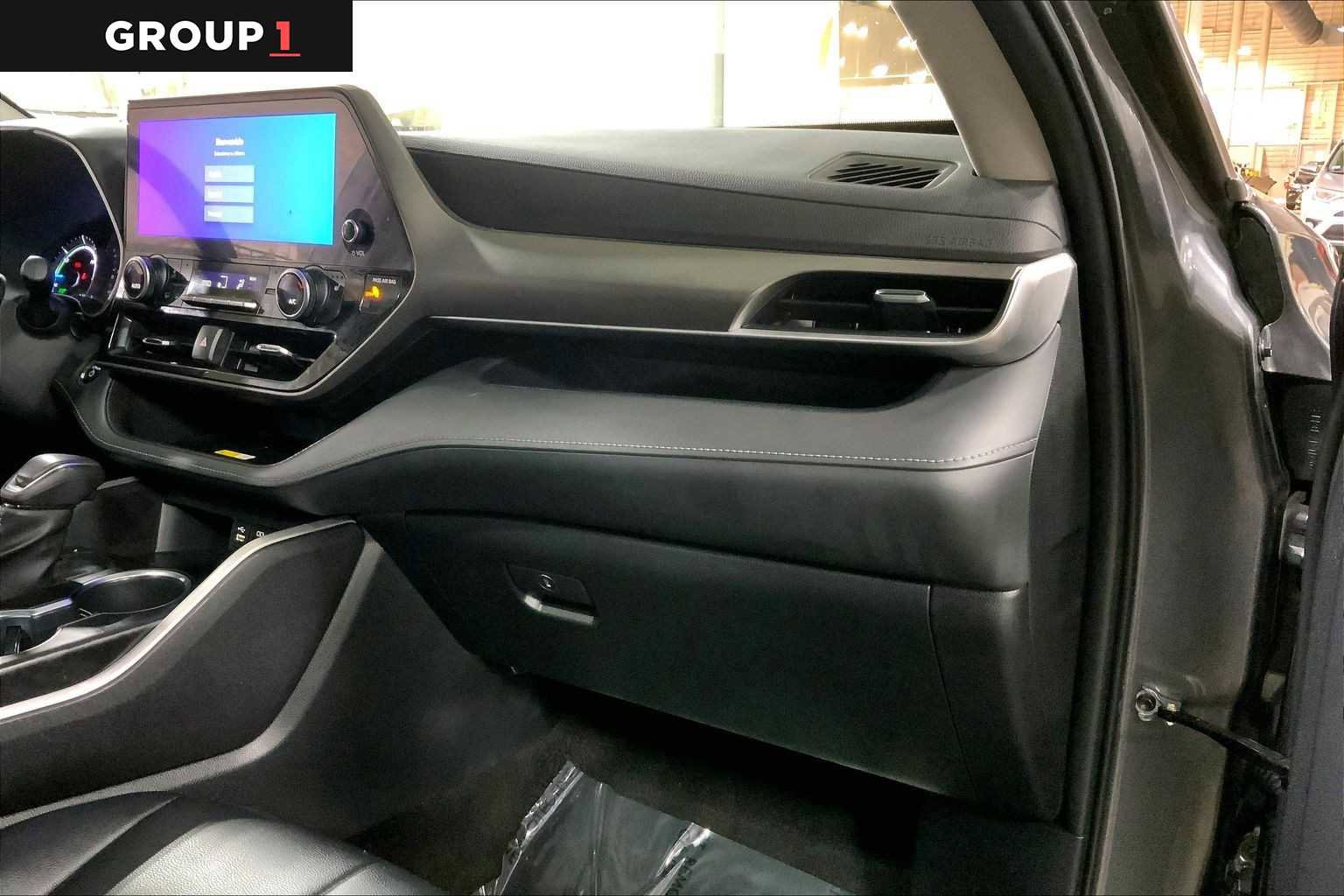 Used 2023 Toyota Highlander XLE image 19