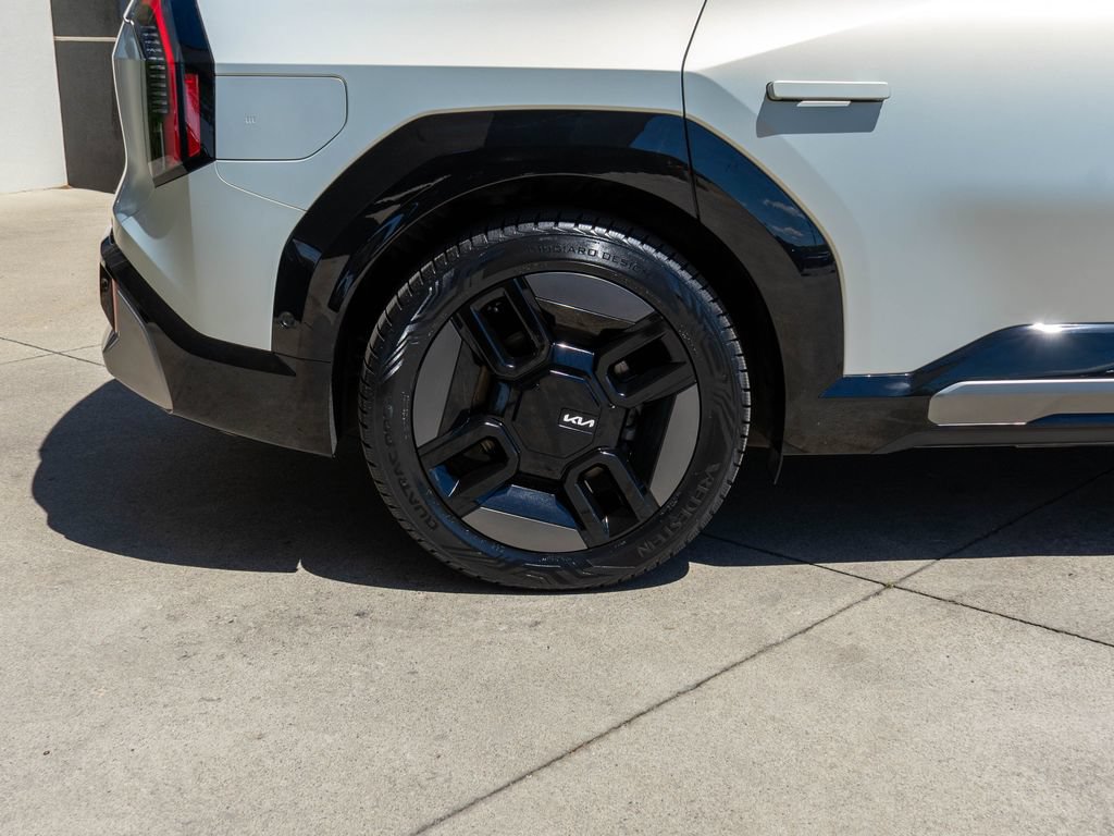 Certified 2024 Kia EV9 GT-Line AWD/4WD image 40
