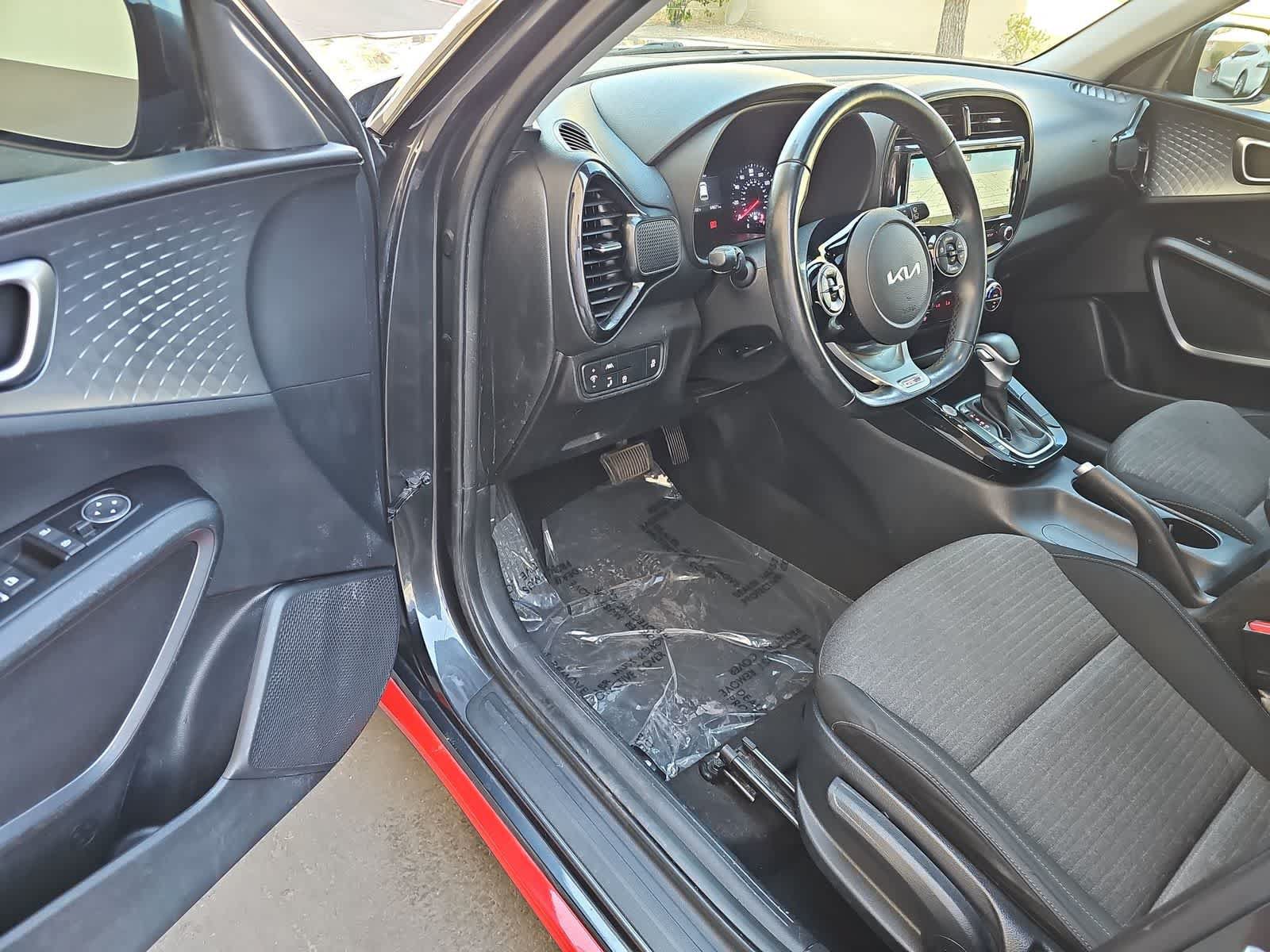 Used 2022 Kia Soul GT-Line FWD image 10