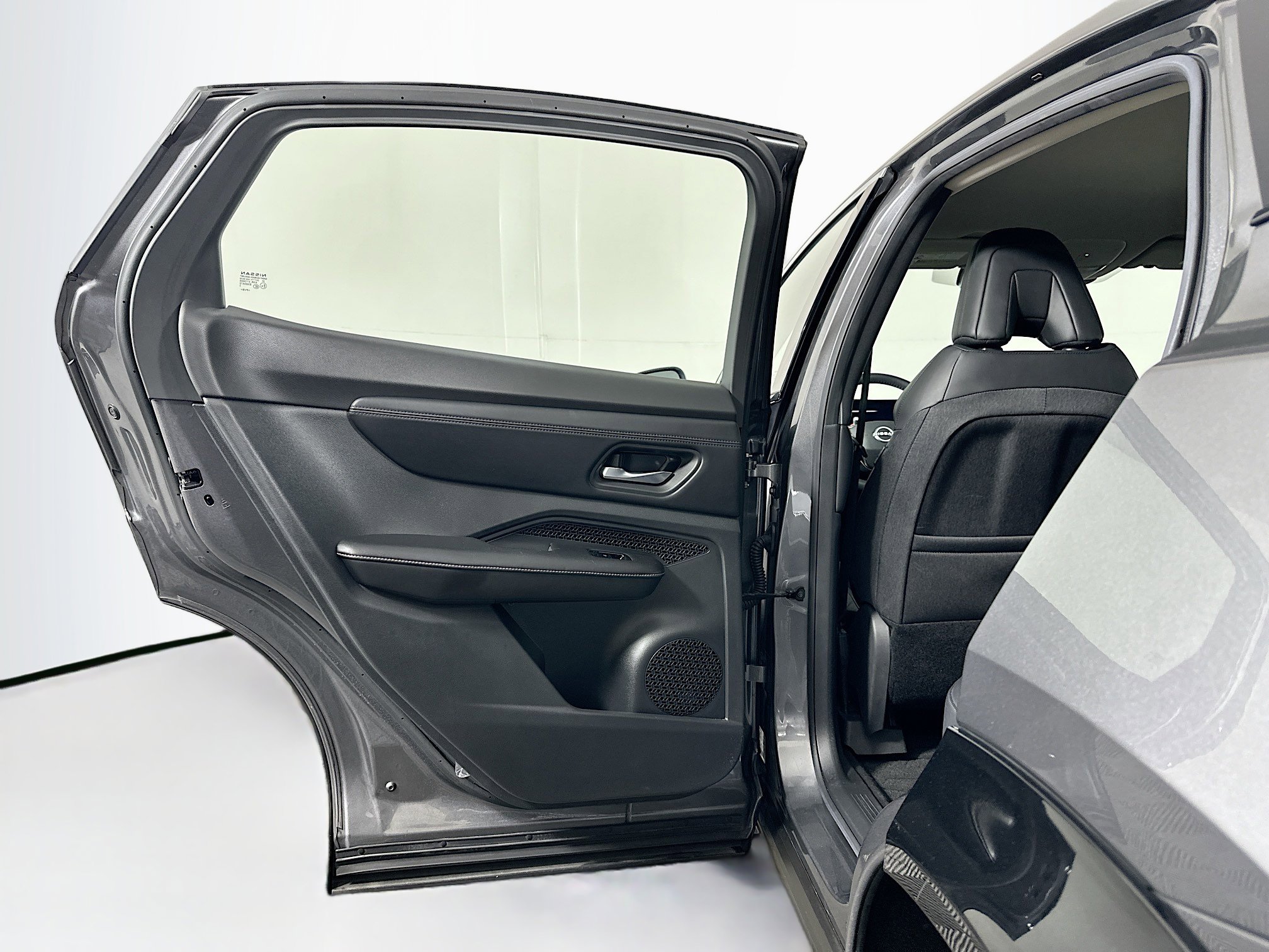 Used 2023 Nissan Ariya FWD image 26