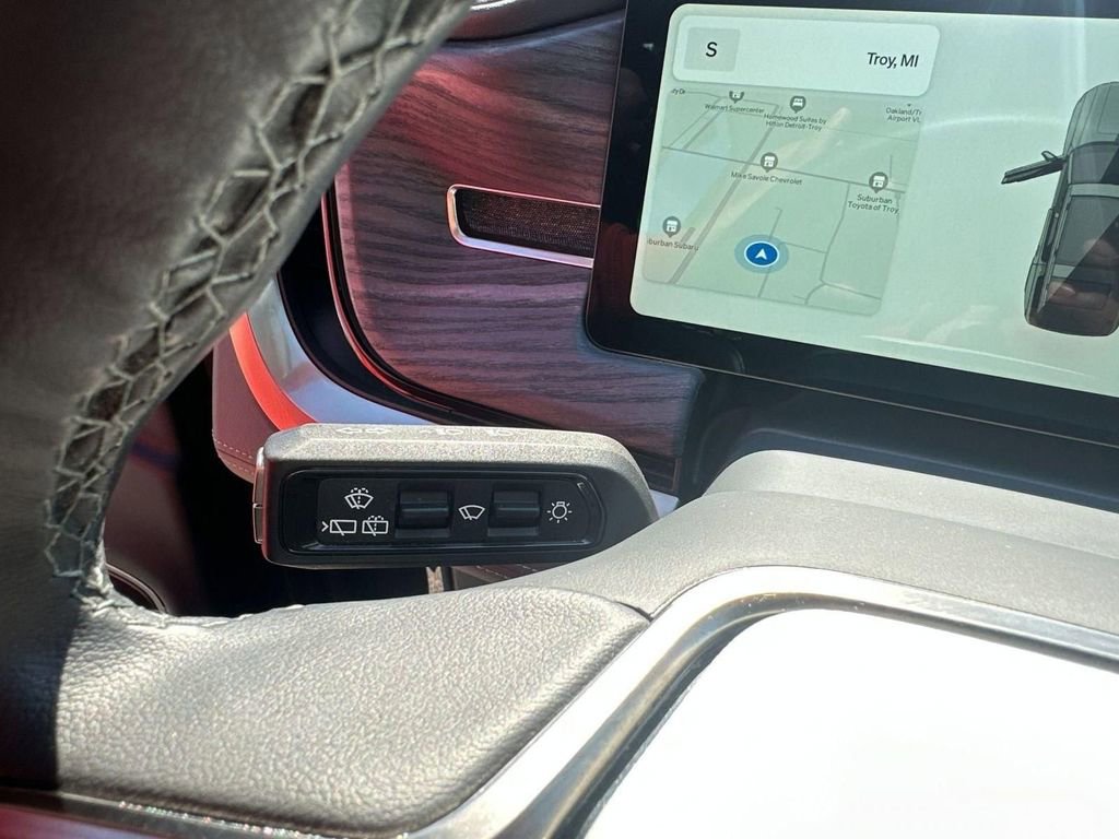 Used 2023 Rivian R1S Launch Edition image 24