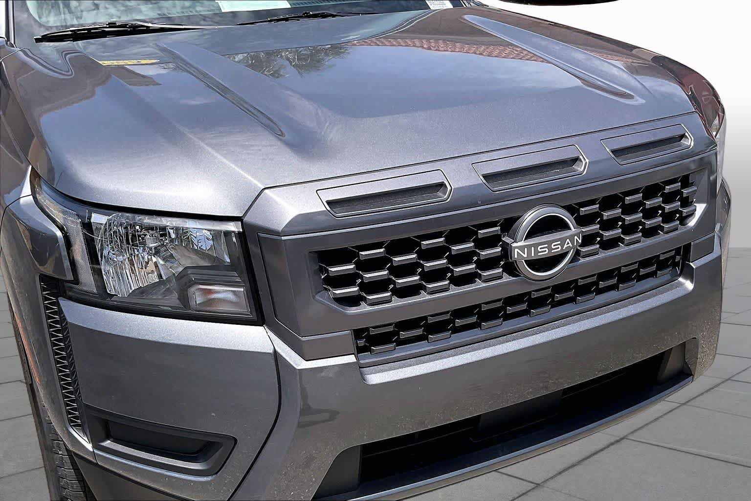 Used 2025 Nissan Frontier SV RWD image 29