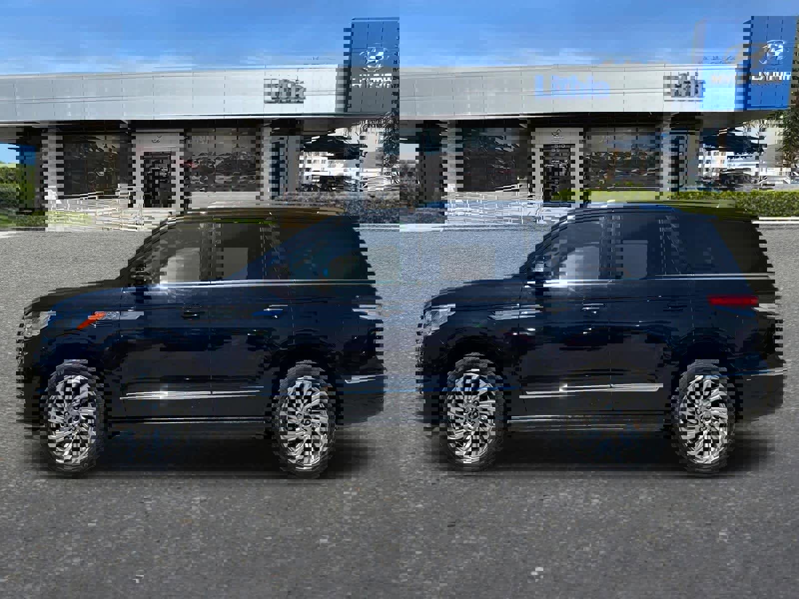 Used 2023 Lincoln Navigator Reserve image 5