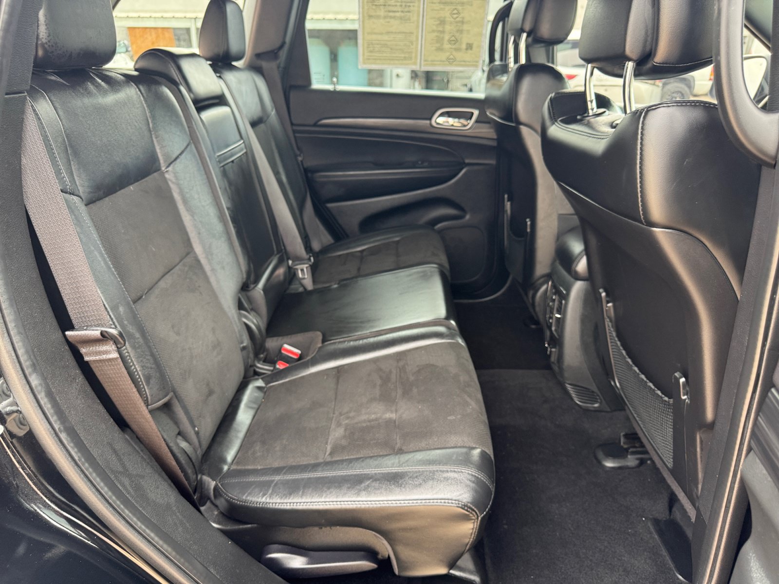 Used 2022 Jeep Grand Cherokee Laredo X AWD/4WD image 30
