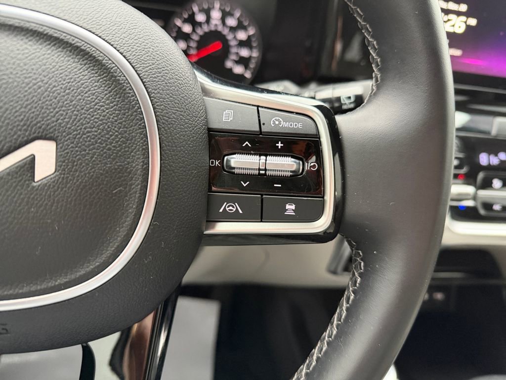 Used 2022 Kia Sorento SX image 16