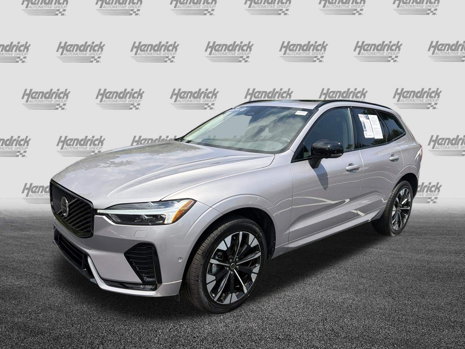 Certified 2026 Volvo XC60 B5 Plus AWD/4WD image 5