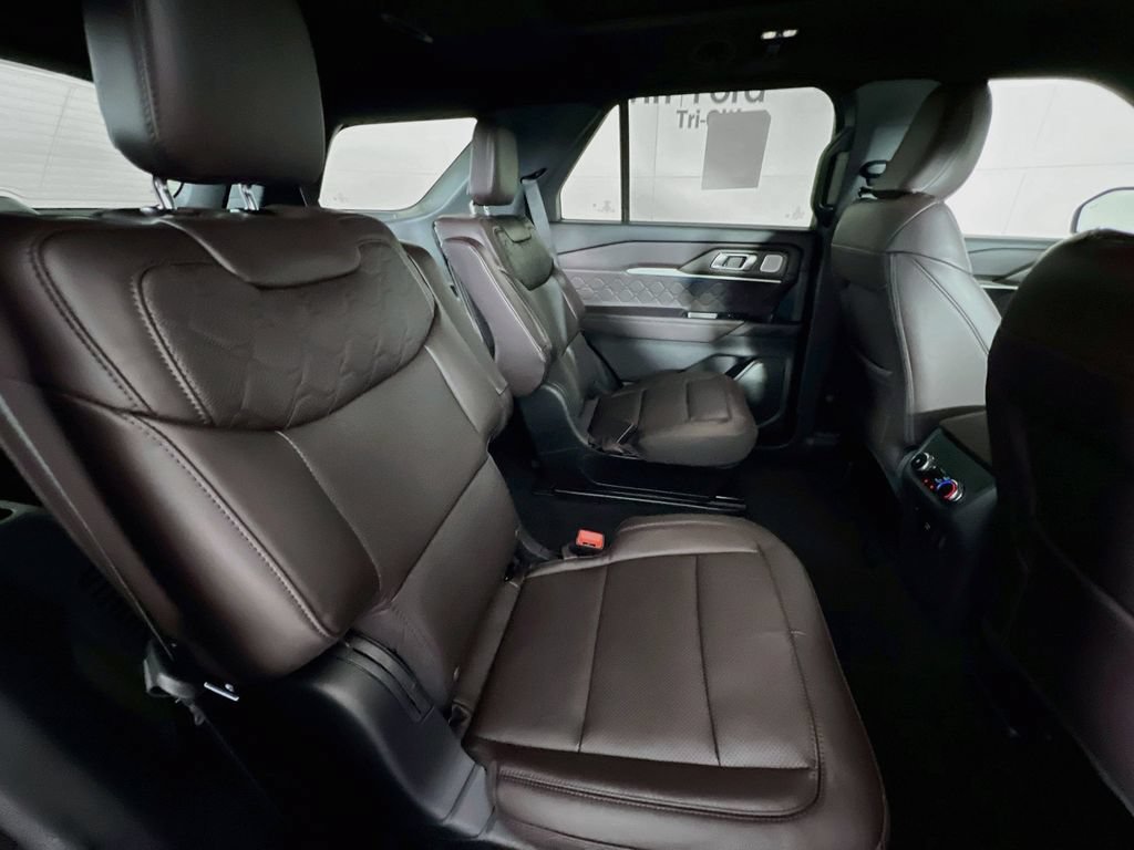 New 2026 Ford Explorer Platinum w/ LUX Leather Package AWD/4WD image 17