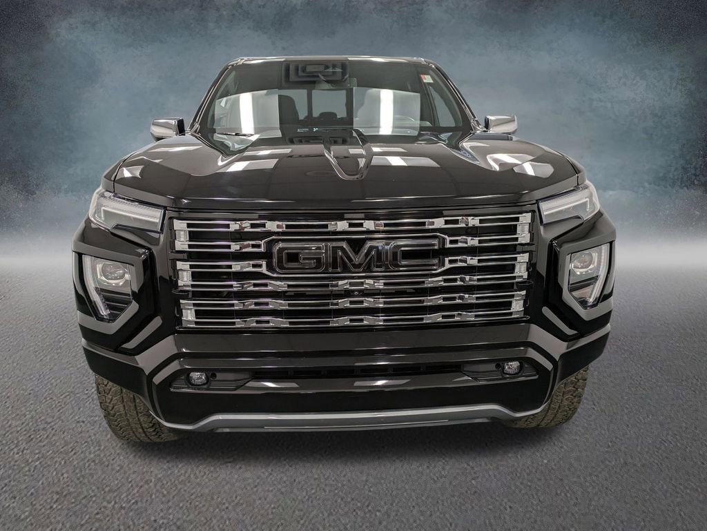 Used 2023 GMC Canyon Denali image 2