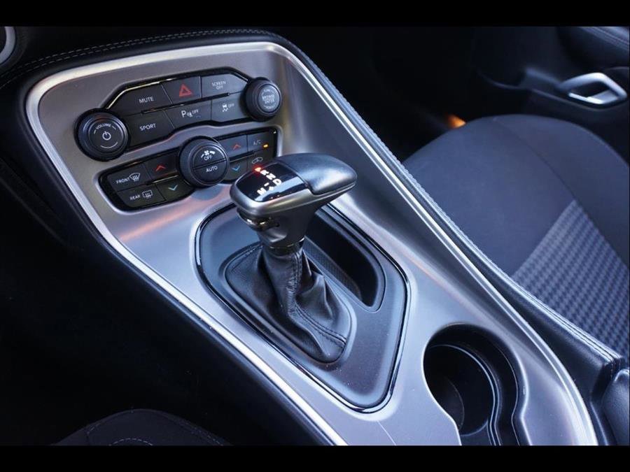 Used 2022 Dodge Challenger GT image 8