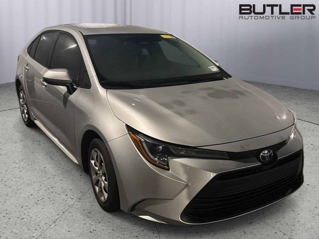 Used 2025 Toyota Corolla LE w/ Convenience Package FWD image 6