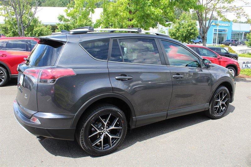 Used 2016 Toyota RAV4 SE w/ Advanced Technology Package AWD/4WD image 5