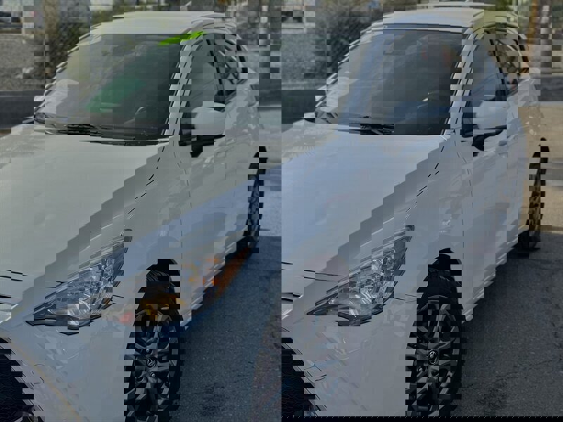 Used 2020 Toyota Yaris LE image 10