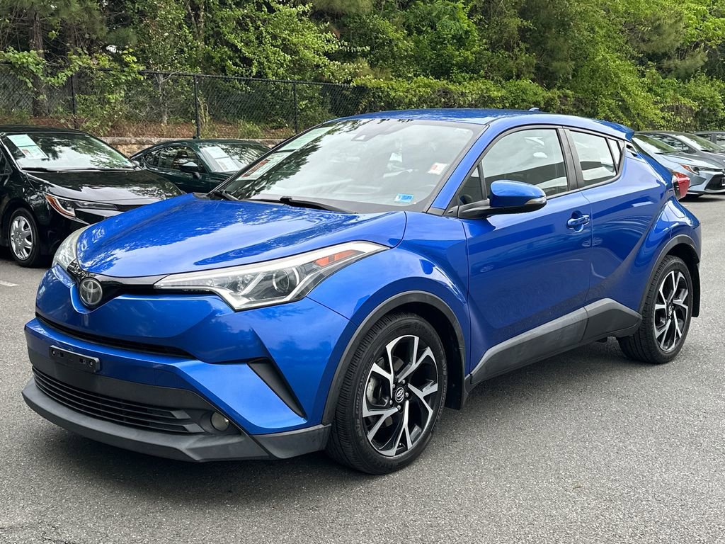 Used 2018 Toyota C-HR XLE FWD image 2