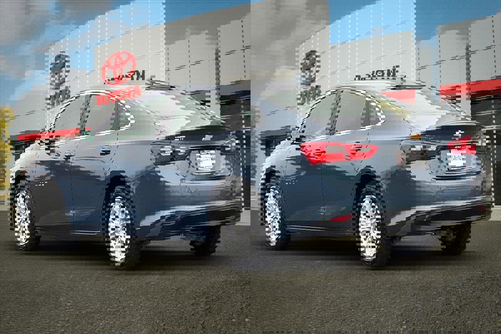 Used 2024 Chevrolet Malibu LT image 5